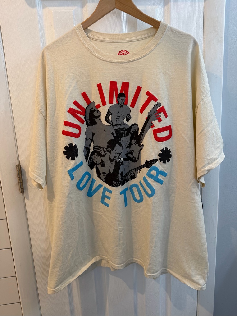 Red Hot Chili Peppers Unlimited Love Tour Graphic Cream Tee - Official Merch, 2X